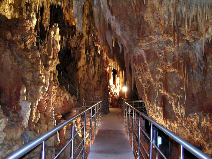 Προσλήψεις στο Σπήλαιο Καστανιάς