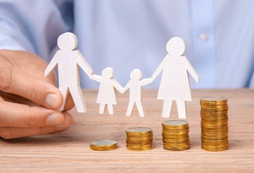 Επίδομα αναδοχής: Διπλασιάζεται για τα παιδιά με αναπηρία στα 750 ευρώ/μήνα