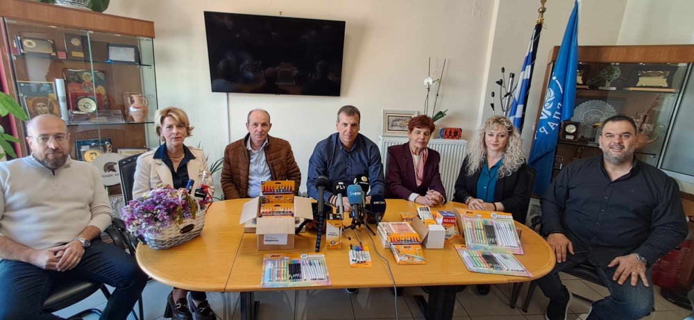 &Delta;&omega;&rho;&epsilon;ά &epsilon;&iota;&delta;ώ&nu; &gamma;&rho;&alpha;&phi;&iota;&kappa;ή&sigmaf; ύ&lambda;&eta;&sigmaf; &alpha;&pi;ό &tau;&eta;&nu; &epsilon;&tau;&alpha;&iota;&rho;ί&alpha; &laquo;BIC&raquo; &sigma;&epsilon; &sigma;&chi;&omicron;&lambda;&iota;&kappa;έ&sigmaf; &mu;&omicron;&nu;ά&delta;&epsilon;&sigmaf; &tau;&omicron;&upsilon; &Delta;ή&mu;&omicron;&upsilon; &Sigma;&pi;ά&rho;&tau;&eta;&sigmaf;