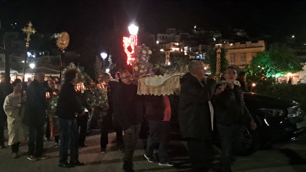 &laquo;&Rho;ά&gamma;&iota;&sigma;&epsilon;&raquo; &gamma;&iota;&alpha; &lambda;ί&gamma;&omicron; &eta; &sigma;&iota;&omega;&pi;ή &sigma;&tau;&eta; &gamma;&upsilon;&theta;&epsilon;&iota;ά&tau;&iota;&kappa;&eta; &sigma;&upsilon;&nu;ά&nu;&tau;&eta;&sigma;&eta; &tau;&omega;&nu; &Epsilon;&pi;&iota;&tau;&alpha;&phi;ί&omega;&nu;