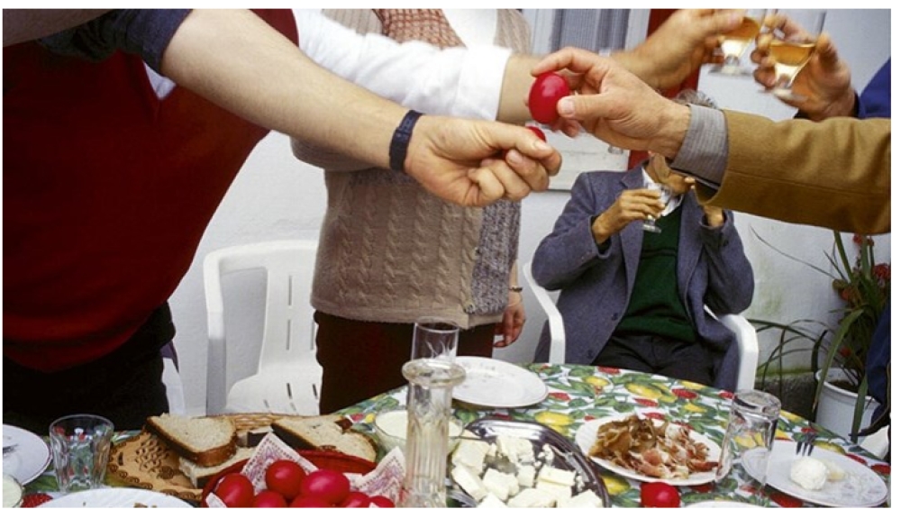 &Epsilon;&lambda;&pi;ί&delta;&epsilon;&sigmaf; &gamma;&iota;&alpha; &laquo;&zeta;&epsilon;&sigma;&tau;ή&raquo; &pi;&alpha;&sigma;&chi;&alpha;&lambda;&iota;&nu;ή &alpha;&gamma;&omicron;&rho;ά &sigma;&tau;&eta; &Sigma;&pi;ά&rho;&tau;&eta;