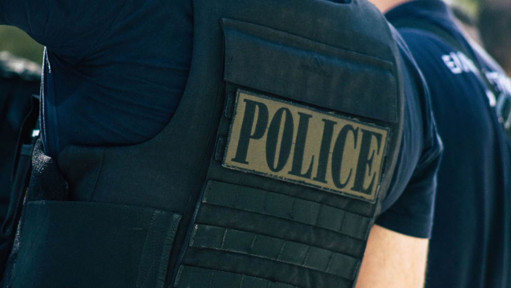 &Sigma;ά&rho;&omega;&sigma;&epsilon; &kappa;&alpha;&iota; &pi;ά&lambda;&iota; &tau;&eta;&nu; &Pi;&epsilon;&lambda;&omicron;&pi;ό&nu;&nu;&eta;&sigma;&omicron; &mu;&epsilon; &laquo;&sigma;&kappa;&omicron;ύ&pi;&alpha;&raquo; &eta; &Epsilon;&Lambda;&Alpha;&Sigma;