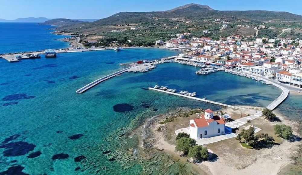 &Epsilon;&mu;&pi;&epsilon;&iota;&rho;ί&alpha; &Epsilon;&lambda;&alpha;&phi;ό&nu;&eta;&sigma;&omicron;&sigmaf;: &Tau;ό&pi;&omicron;&sigmaf;, &gamma;&alpha;&sigma;&tau;&rho;&omicron;&nu;&omicron;&mu;ί&alpha;, &pi;&omicron;&lambda;&iota;&tau;&iota;&sigma;&mu;ό&sigmaf;