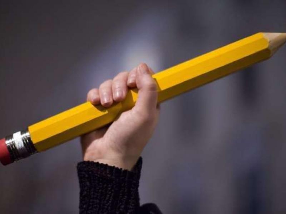 &laquo;&Delta;ί&pi;&lambda;&alpha;&raquo; &sigma;&tau;&iota;&sigmaf; &delta;&iota;&omega;&kappa;ό&mu;&epsilon;&nu;&epsilon;&sigmaf; &epsilon;&kappa;&pi;&alpha;&iota;&delta;&epsilon;&upsilon;&tau;&iota;&kappa;&omicron;ύ&sigmaf; &omicron;&iota; &Upsilon;&pi;ά&lambda;&lambda;&eta;&lambda;&omicron;&iota; &Pi;&Epsilon; &Lambda;&alpha;&kappa;&omega;&nu;ί&alpha;&sigmaf;