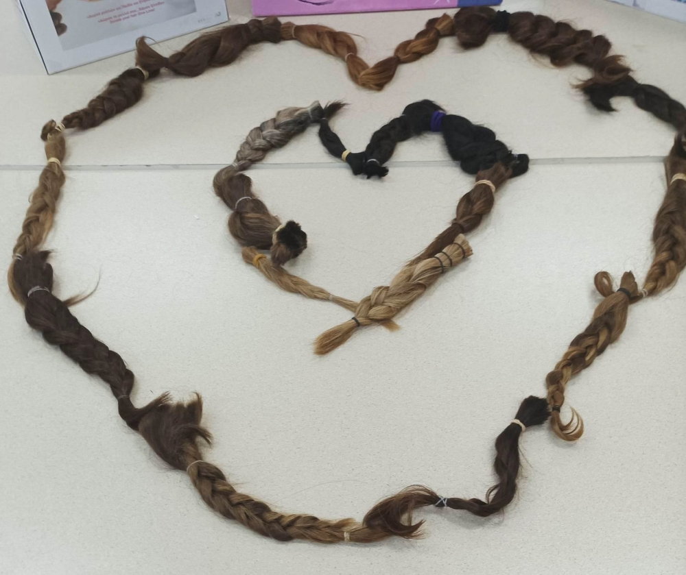 &Mu;&epsilon; &laquo;&Omicron;&rho;ί&zeta;&omicron;&nu;&tau;&alpha;&raquo; &epsilon;&lambda;&pi;ί&delta;&alpha;&sigmaf; &kappa;&alpha;&iota; &zeta;&omega;ή&sigmaf; 3 &sigma;&chi;&omicron;&lambda;&epsilon;ί&alpha; &tau;&eta;&sigmaf; &Sigma;&pi;ά&rho;&tau;&eta;&sigmaf;