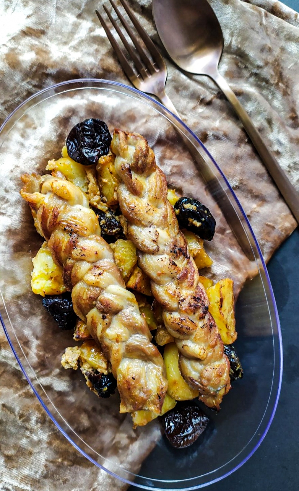 &Mu;&iota;&alpha; &sigma;&upsilon;&nu;&tau;&alpha;&gamma;ή &gamma;&iota;&alpha; &tau;&omicron; &epsilon;&omicron;&rho;&tau;&alpha;&sigma;&tau;&iota;&kappa;ό &tau;&rho;&alpha;&pi;έ&zeta;&iota;: &Chi;&omicron;&iota;&rho;&iota;&nu;έ&sigmaf; &pi;&lambda;&epsilon;&xi;&omicron;ύ&delta;&epsilon;&sigmaf; &mu;&epsilon; &pi;&alpha;&tau;ά&tau;&epsilon;&sigmaf; &kappa;&alpha;&iota; &delta;&alpha;&mu;ά&sigma;&kappa;&eta;&nu;&alpha;