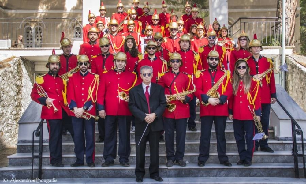 130 &chi;&rho;ό&nu;&iota;&alpha; &Phi;&iota;&lambda;&alpha;&rho;&mu;&omicron;&nu;&iota;&kappa;ή &tau;&omicron;&upsilon; &Delta;. &Sigma;&pi;ά&rho;&tau;&eta;&sigmaf;: &Mu;ί&alpha; &delta;&iota;&alpha;&chi;&rho;&omicron;&nu;&iota;&kappa;ή &pi;&omicron;&rho;&epsilon;ί&alpha; &Pi;&omicron;&lambda;&iota;&tau;&iota;&sigma;&mu;&omicron;ύ &kappa;&alpha;&iota; &Tau;έ&chi;&nu;&eta;&sigmaf;