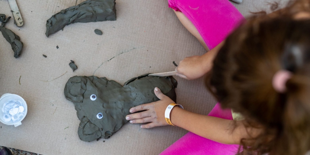 &Pi;&lambda;ά&theta;&omicron;&nu;&tau;&alpha;&sigmaf; &laquo;&tau;&omicron; &kappa;ά&tau;&iota; ά&lambda;&lambda;&omicron;&raquo; &tau;&omicron; &Sigma;ά&beta;&beta;&alpha;&tau;&omicron; &sigma;&tau;&eta; &Beta;&alpha;&mu;&beta;&alpha;&kappa;&omicron;ύ