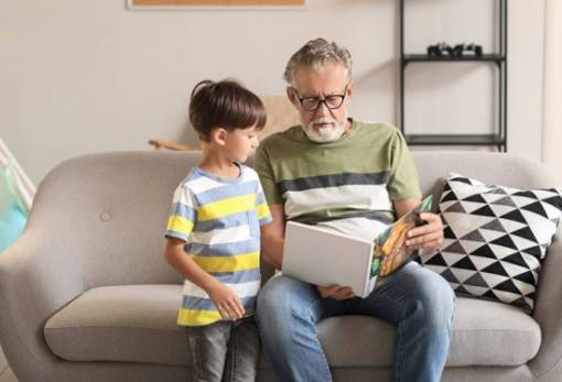 Έρευνα: Αυξημένος ο κίνδυνος διπολικής διαταραχής για τα παιδιά από πολύ νέους ή πολύ μεγάλους γονείς