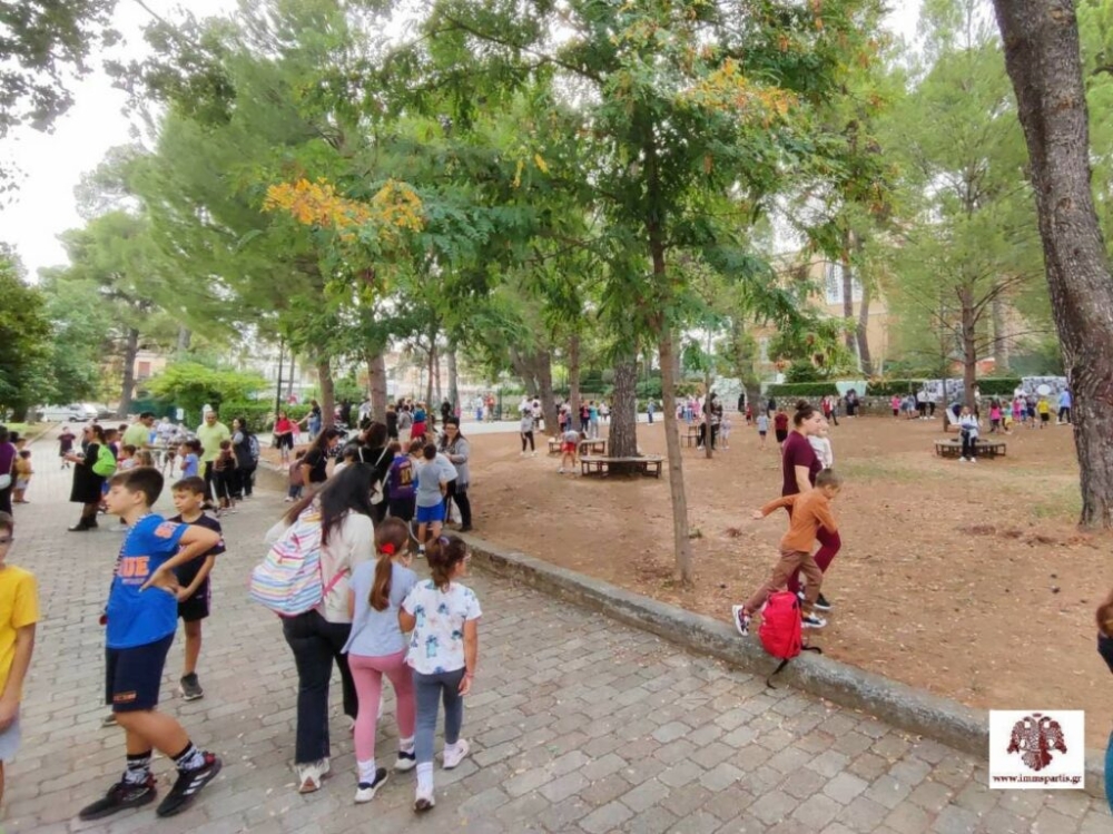 &Kappa;έ&nu;&tau;&rho;&iota;&sigma;&epsilon; &tau;&omicron; &epsilon;&nu;&delta;&iota;&alpha;&phi;έ&rho;&omicron;&nu; &pi;&alpha;&iota;&delta;&iota;ώ&nu; &kappa;&alpha;&iota; &nu;έ&omega;&nu;  &tau;&omicron; 1&omicron; &laquo;&Phi;&epsilon;&sigma;&tau;&iota;&beta;ά&lambda; &Pi;&alpha;&iota;&chi;&nu;&iota;&delta;&iota;&omicron;ύ&raquo; &tau;&eta;&sigmaf; &Iota;&Mu;&Mu;&Sigma;