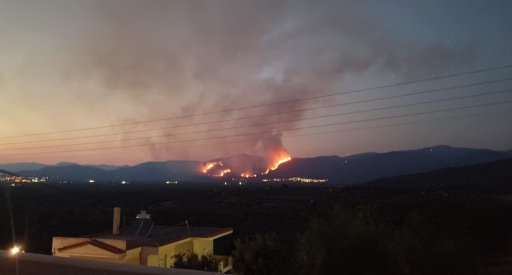 &Mu;&epsilon;&gamma;ά&lambda;&eta; &phi;&omega;&tau;&iota;ά &sigma;&tau;&eta;&nu; &pi;&epsilon;&rho;&iota;&omicron;&chi;ή &Mu;&epsilon;&tau;&alpha;&mu;ό&rho;&phi;&omega;&sigma;&eta;&sigmaf; &Lambda;&alpha;&kappa;&omega;&nu;ί&alpha;&sigmaf; (&Phi;&Omega;&Tau;&Omicron;)