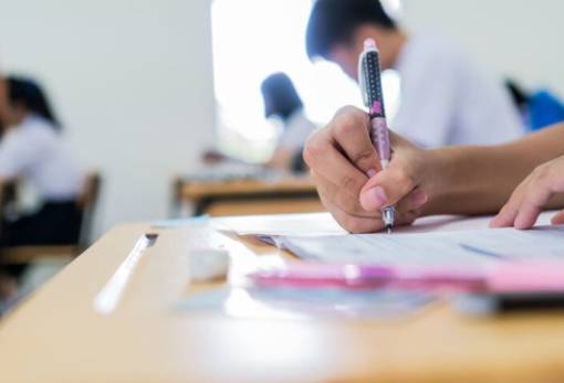 Πανελλαδικές 2024: Ποια τμήματα δυσκολεύουν φέτος την εισαγωγή των υποψηφίων