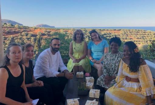 Αμερικανοί και Καναδοί δημοσιογράφοι περιηγήθηκαν στη Λακωνία (ΦΩΤΟ)