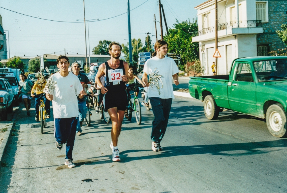 25 &chi;&rho;ό&nu;&iota;&alpha; &pi;&rho;&iota;&nu; &omicron; &Kappa;. &Mu;&iota;&chi;&alpha;&lambda;ό&pi;&omicron;&upsilon;&lambda;&omicron;&sigmaf; ά&nu;&alpha;&psi;&epsilon; &tau;&eta; &laquo;&sigma;&pi;ί&theta;&alpha;&raquo; &tau;&omega;&nu; &Sigma;&pi;&alpha;&rho;&tau;&iota;&alpha;&tau;ώ&nu; &sigma;&tau;&omicron; &Sigma;&pi;ά&rho;&tau;&alpha;&theta;&lambda;&omicron;&nu;