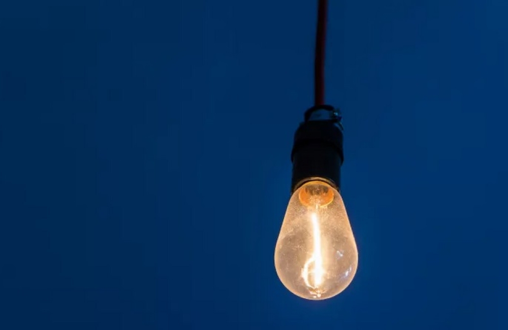 &Mu;&iota;&sigma;ή ώ&rho;&alpha; &chi;&omega;&rho;ί&sigmaf; &rho;&epsilon;ύ&mu;&alpha; &chi;&omega;&rho;&iota;ά &sigma;&epsilon; &kappa;&epsilon;&nu;&tau;&rho;&iota;&kappa;ή &kappa;&alpha;&iota; &alpha;&nu;&alpha;&tau;&omicron;&lambda;&iota;&kappa;ή &Lambda;&alpha;&kappa;&omega;&nu;ί&alpha;