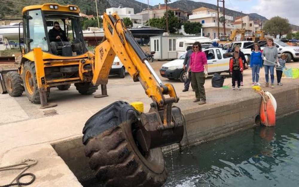 &laquo;&Alpha;&pi;&omicron;&phi;ό&rho;&tau;&iota;&sigma;&alpha;&nu;&raquo; &tau;&omicron;&nu; &beta;&upsilon;&theta;ό &alpha;&pi;ό &tau;&eta; &sigma;&alpha;&beta;&omicron;ύ&rho;&alpha; &sigma;&tau;&eta; &Mu;&omicron;&nu;&epsilon;&mu;&beta;&alpha;&sigma;&iota;ά (&Phi;&Omega;&Tau;&Omicron;)