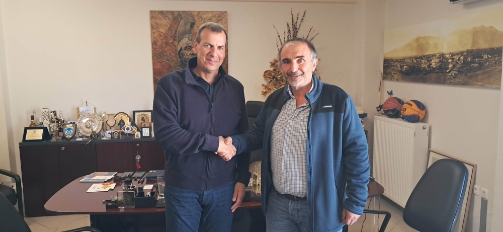 &Sigma;&tau;&omicron;&nu; &Beta;&alpha;&kappa;&alpha;&lambda;ό&pi;&omicron;&upsilon;&lambda;&omicron; &omicron; &Epsilon;&pi;ί&tau;&rho;&omicron;&pi;&omicron;&sigmaf; &tau;&omicron;&upsilon; &Epsilon;&lambda;&epsilon;&gamma;&kappa;&tau;&iota;&kappa;&omicron;ύ &Sigma;&upsilon;&nu;&epsilon;&delta;&rho;ί&omicron;&upsilon;