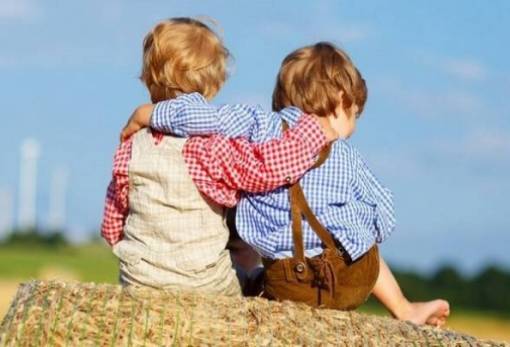 Τι είναι αυτό που μας κάνει «κλικ» και διαλέγουμε τους φίλους μας;