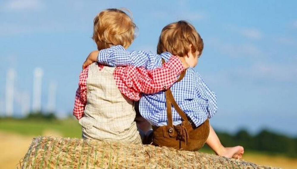 &Tau;&iota; &epsilon;ί&nu;&alpha;&iota; &alpha;&upsilon;&tau;ό &pi;&omicron;&upsilon; &mu;&alpha;&sigmaf; &kappa;ά&nu;&epsilon;&iota; &laquo;&kappa;&lambda;&iota;&kappa;&raquo; &kappa;&alpha;&iota; &delta;&iota;&alpha;&lambda;έ&gamma;&omicron;&upsilon;&mu;&epsilon; &tau;&omicron;&upsilon;&sigmaf; &phi;ί&lambda;&omicron;&upsilon;&sigmaf; &mu;&alpha;&sigmaf;;