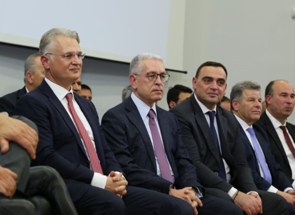 &Sigma;&epsilon; &alpha;&nu;&alpha;&mu;&omicron;&nu;ή &gamma;&iota;&alpha; &tau;&eta;&nu; &alpha;&nu;&alpha;&kappa;&omicron;ί&nu;&omega;&sigma;&eta; &tau;&omega;&nu; &alpha;&nu;&tau;&iota;&pi;&epsilon;&rho;&iota;&phi;&epsilon;&rho;&epsilon;&iota;&alpha;&rho;&chi;ώ&nu;