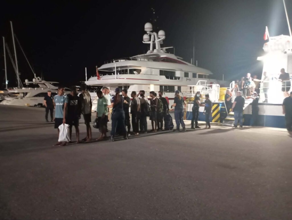 &Alpha;&pi;ό &Lambda;&iota;&beta;ύ&eta; &epsilon;ί&chi;&alpha;&nu; &xi;&epsilon;&kappa;&iota;&nu;ή&sigma;&epsilon;&iota; &omicron;&iota; &mu;&epsilon;&tau;&alpha;&nu;ά&sigma;&tau;&epsilon;&sigmaf; &pi;&omicron;&upsilon; &pi;&epsilon;&rho;&iota;&sigma;&upsilon;&nu;&epsilon;&lambda;έ&gamma;&eta;&sigma;&alpha;&nu; &sigma;&tau;&omicron; &Tau;&alpha;ί&nu;&alpha;&rho;&omicron;