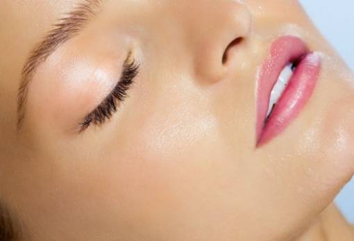 3 tips για το πιο εύκολο και γρήγορο καλοκαιρινό μακιγιάζ