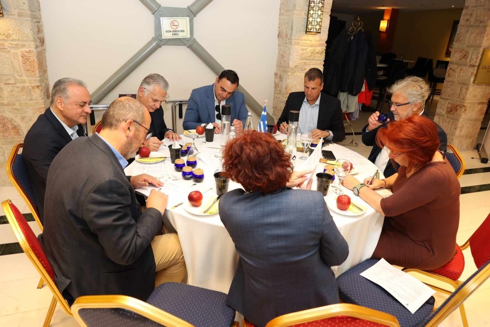 &Lambda;&alpha;&mu;&pi;&epsilon;&rho;ό &alpha;&lambda;&lambda;ά&hellip; &alpha;&phi;&alpha;&nu;έ&sigmaf;