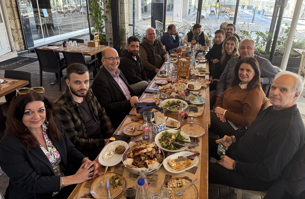 &Sigma;&tau;&omicron; ί&delta;&iota;&omicron; &tau;&rho;&alpha;&pi;έ&zeta;&iota; &delta;&iota;&omicron;&iota;&kappa;&eta;&tau;έ&sigmaf; &Nu;&omicron;&sigma;&omicron;&kappa;&omicron;&mu;&epsilon;ί&omega;&nu; &kappa;&alpha;&iota; &Mu;&Mu;&Epsilon; &gamma;&iota;&alpha; &tau;&eta;&nu; &Upsilon;&gamma;&epsilon;ί&alpha; &sigma;&tau;&eta; &Lambda;&alpha;&kappa;&omega;&nu;ί&alpha;