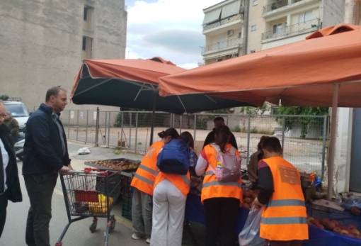 Μαθητές, παραγωγοί και Δήμος Σπάρτης ενώνουν δυνάμεις για τις ευάλωτες οικογένειες