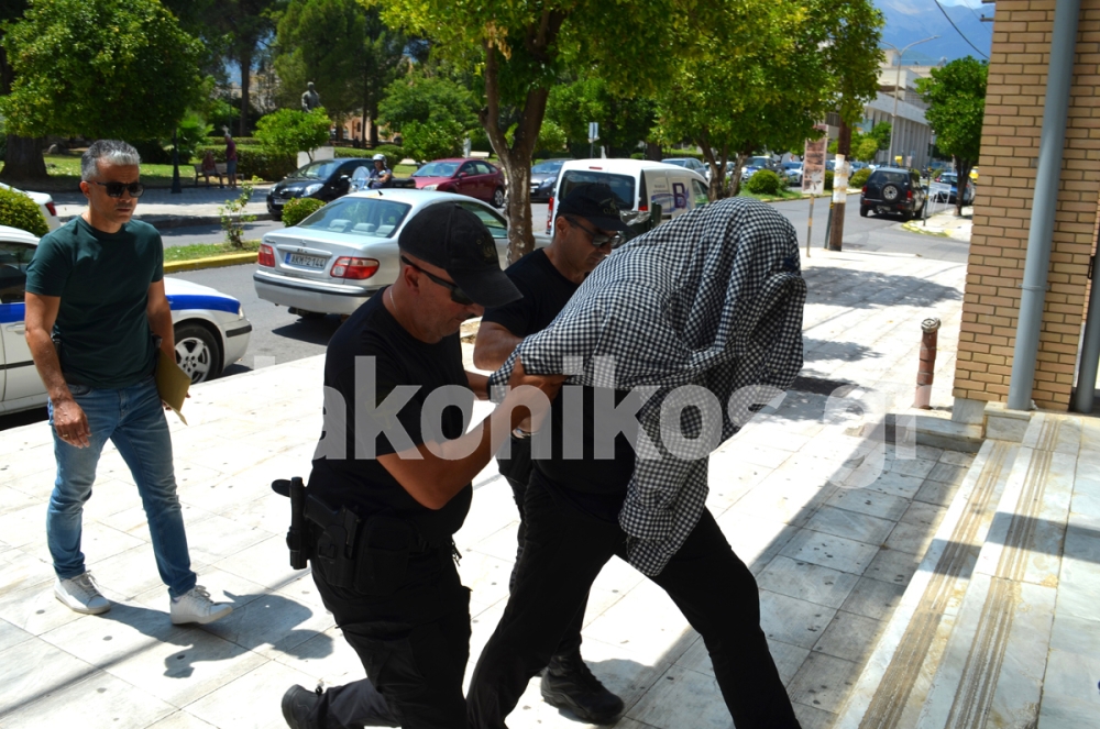 &Sigma;&tau;&omicron;&nu; &kappa;&alpha;&tau;&alpha;&psi;ύ&kappa;&tau;&eta; &tau;&omicron;&upsilon; &Mu;&upsilon;&sigma;&tau;&rho;ά &gamma;&iota;&alpha; &tau;&omicron; &laquo;&zeta;&epsilon;&sigma;&tau;ό&raquo; &chi;&rho;ή&mu;&alpha;