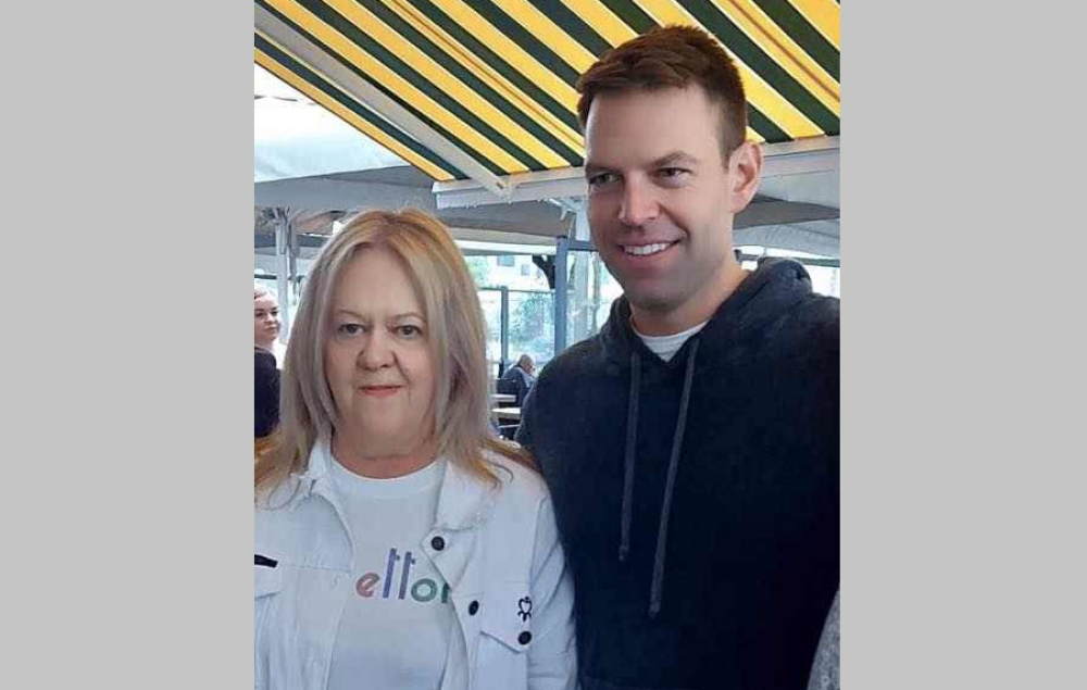 &Pi;ώ&sigmaf; &kappa;&iota; &alpha;&pi;&rsquo; &tau;&alpha; &mu;έ&rho;&eta; &mu;&alpha;&sigmaf; &Sigma;&tau;έ&phi;&alpha;&nu;&epsilon; &Kappa;&alpha;&sigma;&sigma;&epsilon;&lambda;ά&kappa;&eta;;