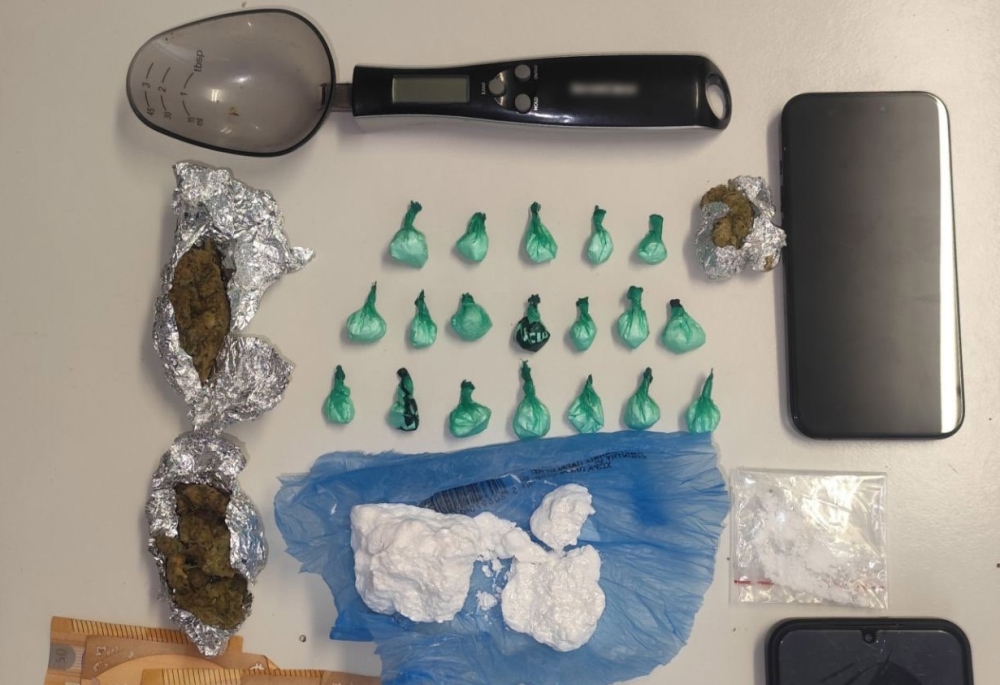 Έ&pi;&epsilon;&sigma;&alpha;&nu; &sigma;&tau;&alpha; &laquo;&delta;ί&chi;&tau;&upsilon;&alpha;&raquo; &tau;&eta;&sigmaf; &Epsilon;&Lambda;&Alpha;&Sigma; 2 ά&tau;&omicron;&mu;&alpha; &gamma;&iota;&alpha; &delta;&iota;&alpha;&kappa;ί&nu;&eta;&sigma;&eta; &nu;&alpha;&rho;&kappa;&omega;&tau;&iota;&kappa;ώ&nu; &sigma;&tau;&eta; &Sigma;&pi;ά&rho;&tau;&eta;