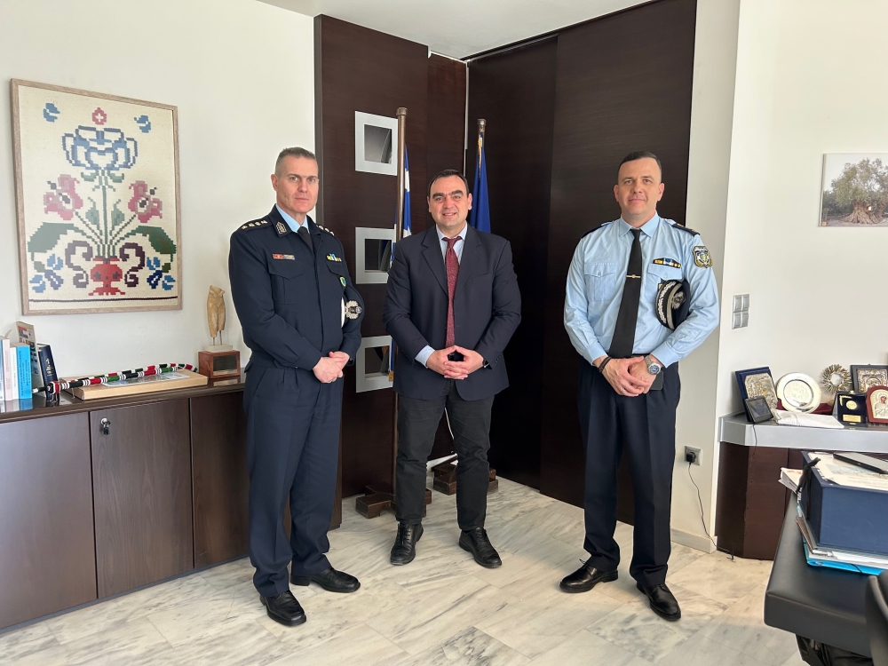 &Xi;&epsilon;&kappa;ί&nu;&eta;&sigma;&epsilon; &eta; &theta;&eta;&tau;&epsilon;ί&alpha; &tau;&omicron;&upsilon; &Kappa;. &Sigma;&tau;&alpha;&mu;&alpha;&tau;ό&pi;&omicron;&upsilon;&lambda;&omicron;&upsilon; &sigma;&tau;&omicron; &laquo;&tau;&iota;&mu;ό&nu;&iota;&raquo; &tau;&eta;&sigmaf; &Epsilon;&Lambda;&Alpha;&Sigma; &Lambda;&alpha;&kappa;&omega;&nu;ί&alpha;&sigmaf;