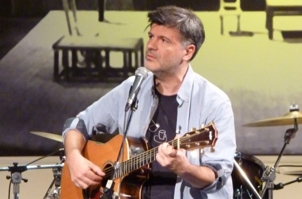 &Omicron; &Phi;. &Delta;&epsilon;&lambda;&eta;&beta;&omicron;&rho;&iota;ά&sigmaf; &alpha;&pi;&omicron;&chi;&alpha;&iota;&rho;&epsilon;&tau;ά &tau;&omicron; &kappa;&alpha;&lambda;&omicron;&kappa;&alpha;ί&rho;&iota; &sigma;&tau;&omicron; &Mu;&omicron;&upsilon;&sigma;&epsilon;ί&omicron; &Epsilon;&lambda;&iota;ά&sigmaf; &kappa;&alpha;&iota; &Lambda;&alpha;&delta;&iota;&omicron;ύ