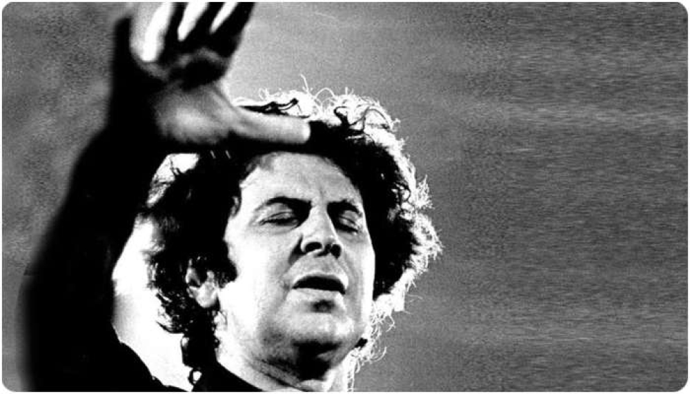 &Epsilon;&kappa;&alpha;&tau;ό &chi;&rho;ό&nu;&iota;&alpha; &alpha;&pi;ό &tau;&eta; &gamma;έ&nu;&nu;&eta;&sigma;&eta; &tau;&omicron;&upsilon; &Mu;ί&kappa;&eta;