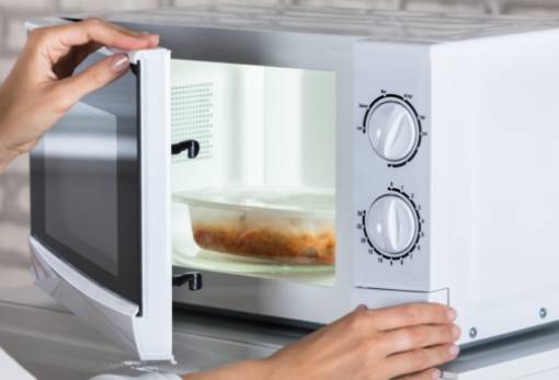 Πόσο ασφαλής είναι η χρήση του φούρνου μικροκυμάτων