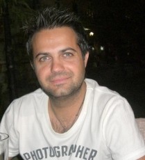 &Omicron; &Gamma;&iota;ά&nu;&nu;&eta;&sigmaf; &Kappa;&omicron;&sigma;&mu;ά&sigmaf;, &iota;&delta;&iota;&omicron;&kappa;&tau;ή&tau;&eta;&sigmaf; &nu;&upsilon;&chi;&tau;&epsilon;&rho;&iota;&nu;&omicron;ύ &kappa;έ&nu;&tau;&rho;&omicron;&upsilon; &delta;&iota;&alpha;&sigma;&kappa;έ&delta;&alpha;&sigma;&eta;&sigmaf; &sigma;&tau;&eta; &Sigma;&pi;ά&rho;&tau;&eta;, &mu;&iota;&lambda;ά &gamma;&iota;&alpha; &tau;&eta;&nu; &epsilon;&pi;&iota;&sigma;&tau;&rho;&omicron;&phi;ή &sigma;&tau;&eta; &gamma;&epsilon;&nu;έ&tau;&epsilon;&iota;&rho;ά &tau;&omicron;&upsilon;, &tau;&eta;&nu; &epsilon;&pi;&iota;&chi;&epsilon;&iota;&rho;&eta;&mu;&alpha;&tau;&iota;&kappa;ό&tau;&eta;&tau;&alpha; &kappa;&alpha;&iota; &tau;&eta;&nu; &kappa;&alpha;&theta;&eta;&mu;&epsilon;&rho;&iota;&nu;ό&tau;&eta;&tau;&alpha; &sigma;&tau;&eta; &Chi;&rho;&iota;&sigma;&tau;&iota;ά&nu;&alpha; &Chi;&iota;ώ&tau;&eta;