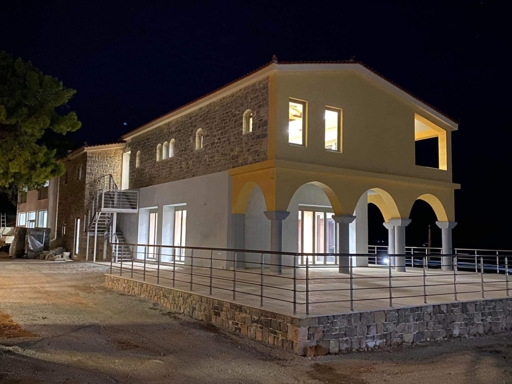 &Omega;&phi;έ&lambda;&iota;&mu;&epsilon;&sigmaf; &epsilon;&nu;&eta;&mu;&epsilon;&rho;&omega;&tau;&iota;&kappa;έ&sigmaf; &delta;&rho;ά&sigma;&epsilon;&iota;&sigmaf; &alpha;&pi;ό &tau;&iota;&sigmaf; &laquo;&Rho;ί&zeta;&epsilon;&sigmaf;&raquo; &sigma;&tau;&eta; &Mu;&omicron;&nu;&epsilon;&mu;&beta;&alpha;&sigma;&iota;ά