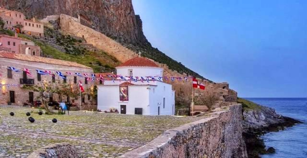 &Mu;&omicron;&nu;&epsilon;&mu;&beta;&alpha;&sigma;&iota;ά &pi;&alpha;&rho;&alpha;&mu;&omicron;&nu;ή &Delta;&epsilon;&kappa;&alpha;&pi;&epsilon;&nu;&tau;&alpha;ύ&gamma;&omicron;&upsilon;&sigma;&tau;&omicron;&upsilon;: &Pi;&epsilon;&rho;&iota;&phi;&omicron;&rho;ά &epsilon;&pi;&iota;&tau;&alpha;&phi;ί&omicron;&upsilon; &Pi;&alpha;&nu;&alpha;&gamma;ί&alpha;&sigmaf;