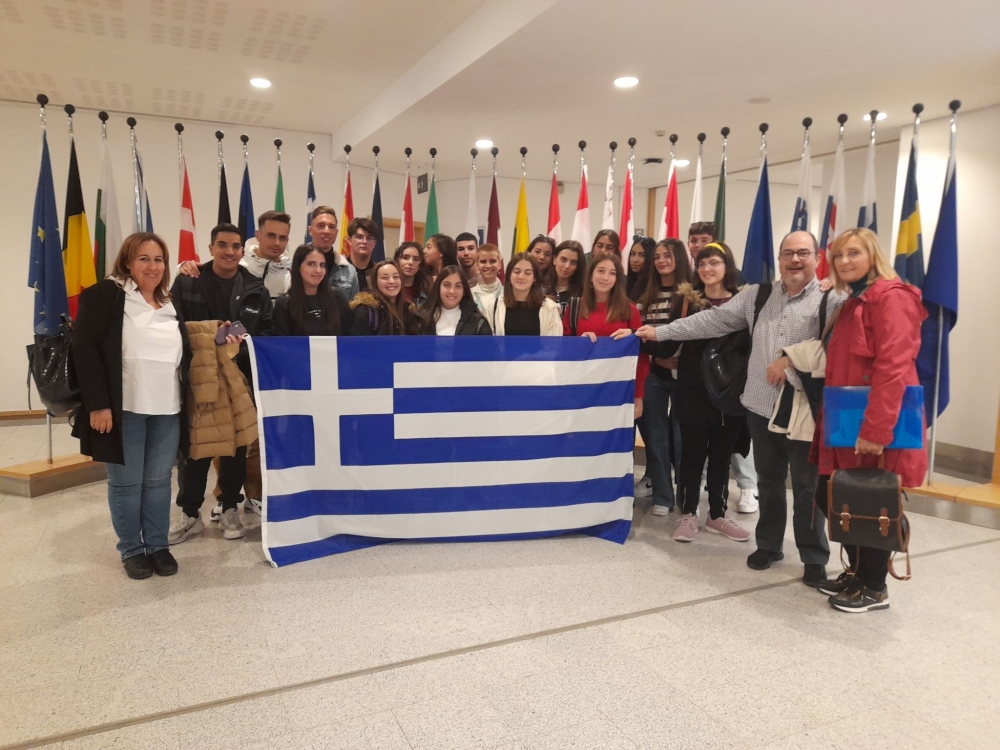 &Sigma;&tau;&iota;&sigmaf; &Beta;&rho;&upsilon;&xi;έ&lambda;&lambda;&epsilon;&sigmaf; &tau;&omicron; &Gamma;&upsilon;&mu;&nu;ά&sigma;&iota;&omicron; &Nu;&epsilon;ά&pi;&omicron;&lambda;&eta;&sigmaf;