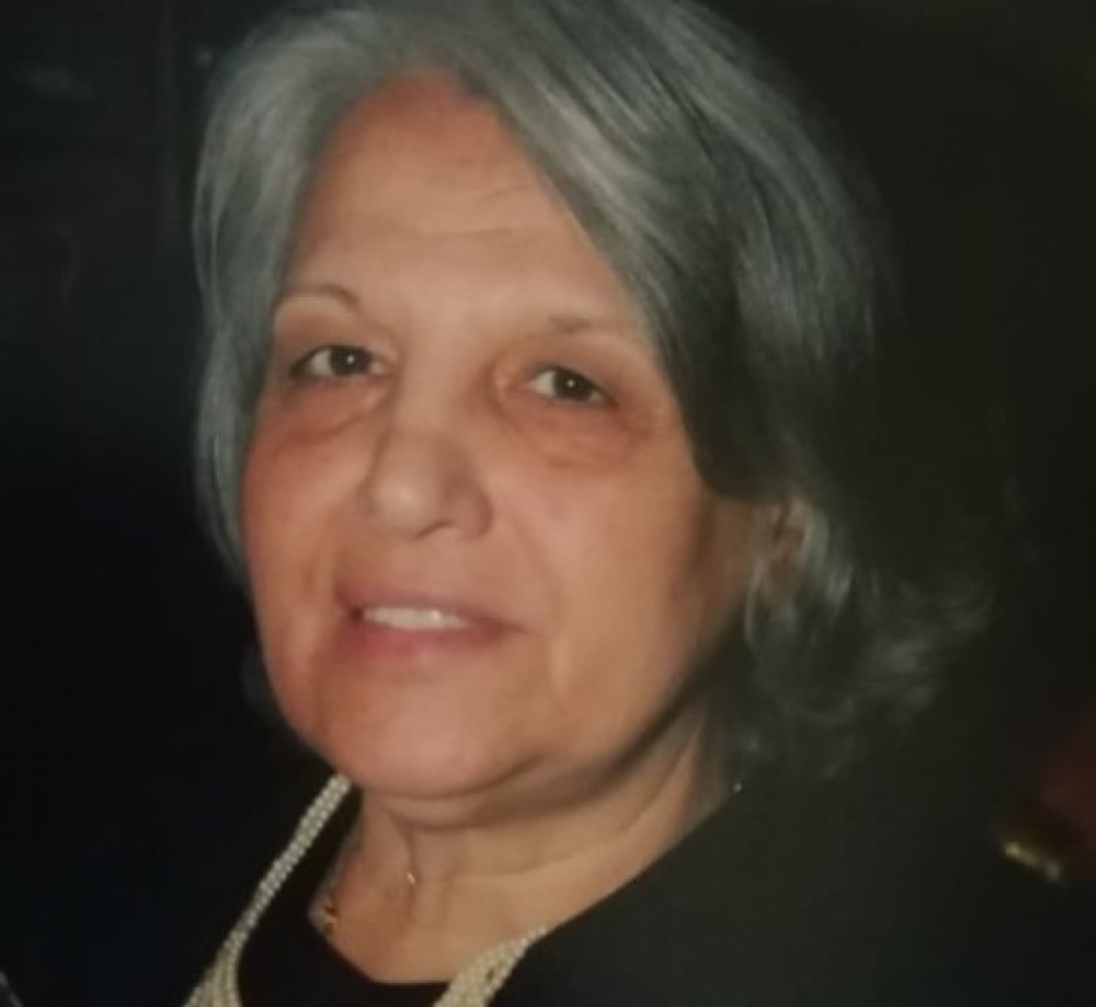 &Sigma;&tau;&eta; "&gamma;&epsilon;&iota;&tau;&omicron;&nu;&iota;ά &tau;&omega;&nu; &alpha;&gamma;&gamma;έ&lambda;&omega;&nu;" &eta; &Kappa;&omega;&nu;&sigma;&tau;&alpha;&nu;&tau;ί&nu;&alpha; &Pi;&lambda;&epsilon;&iota;ώ&tau;&alpha;-&Chi;&alpha;&rho;&omicron;&pi;&omicron;ύ&lambda;&omicron;&upsilon;