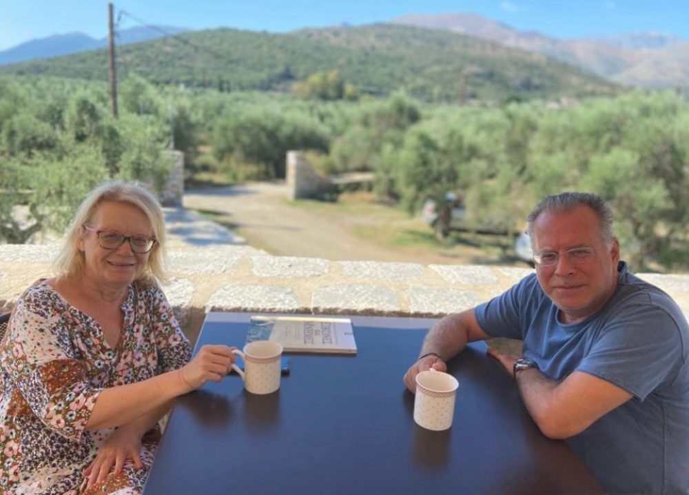 &Alpha;&pi;&omicron;&chi;&alpha;&iota;&rho;έ&tau;&eta;&sigma;&epsilon; &tau;&omicron; &kappa;&alpha;&lambda;&omicron;&kappa;&alpha;ί&rho;&iota; &alpha;&pi;ό &tau;&eta; &Mu;ά&nu;&eta; &omicron; &Gamma;. &Kappa;&omicron;&upsilon;&mu;&omicron;&upsilon;&tau;&sigma;ά&kappa;&omicron;&sigmaf;