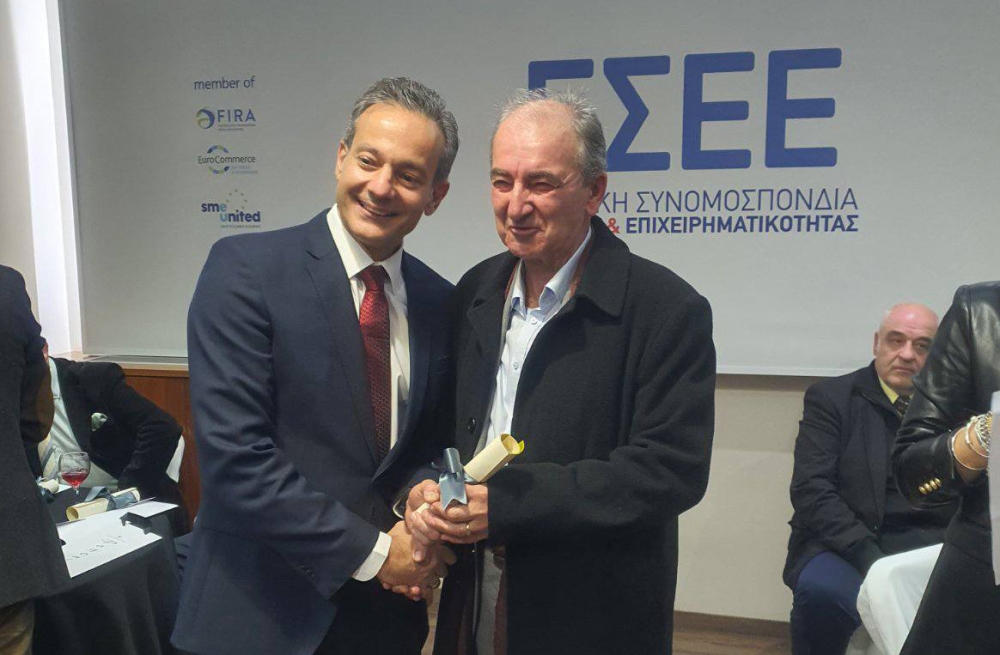 &Beta;&rho;&alpha;&beta;&epsilon;ύ&tau;&eta;&kappa;&epsilon; &gamma;&iota;&alpha; &tau;&eta;&nu; &pi;&rho;&omicron;&sigma;&phi;&omicron;&rho;ά &tau;&omicron;&upsilon; &sigma;&tau;&omicron; &epsilon;&mu;&pi;ό&rho;&iota;&omicron; &alpha;&pi;ό &tau;&eta;&nu; &Epsilon;&Sigma;&Epsilon;&Epsilon; &omicron; &Pi;. &Phi;&lambda;ώ&rho;&omicron;&sigmaf;