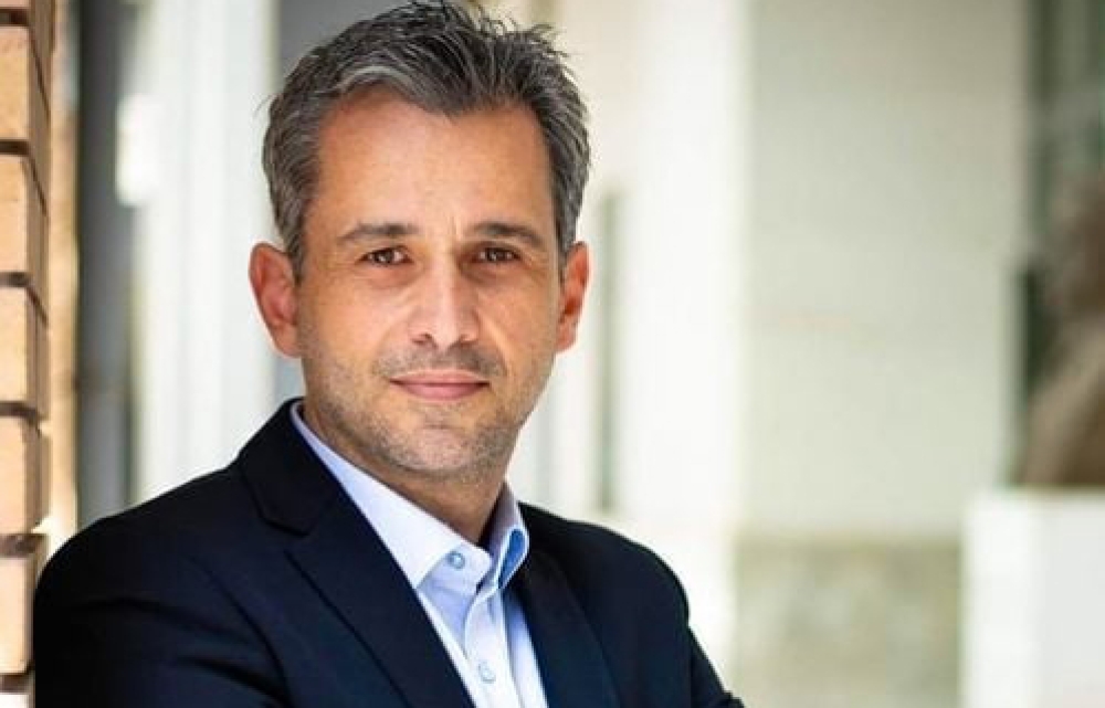 &Tau;&omicron; &delta;&iota;&kappa;ό &sigma;&alpha;&sigmaf; &sigma;&chi;ό&lambda;&iota;&omicron; | &laquo;&Alpha;&sigmaf; &sigma;&kappa;&epsilon;&phi;&tau;&omicron;ύ&mu;&epsilon; &lambda;ί&gamma;&omicron;: &Eta; &alpha;&kappa;&iota;&nu;&eta;&sigma;ί&alpha; &kappa;&omicron;&sigma;&tau;ί&zeta;&epsilon;&iota; &alpha;&kappa;&rho;&iota;&beta;ά&raquo;