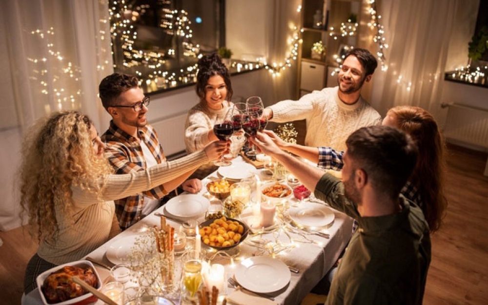 &Eta; &alpha;&kappa;&rho;ί&beta;&epsilon;&iota;&alpha; &kappa;&rho;&alpha;&tau;ά&epsilon;&iota; &tau;&omicron;&upsilon;&sigmaf; Έ&lambda;&lambda;&eta;&nu;&epsilon;&sigmaf; &sigma;&tau;&alpha; &sigma;&pi;ί&tau;&iota;&alpha; &tau;&omicron;&upsilon;&sigmaf;