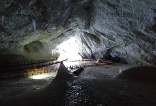 Ανθεκτικό βακτήριο βρέθηκε σε αρχαία σπηλιά πάγου