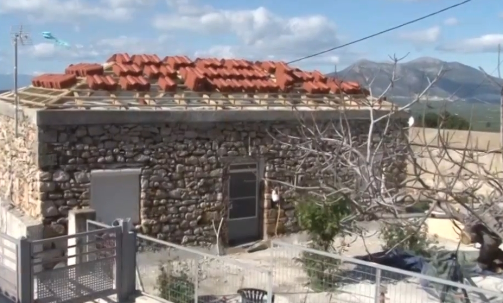 &Phi;&omicron;&iota;&nu;ί&kappa;&iota; &Lambda;&alpha;&kappa;&omega;&nu;ί&alpha;&sigmaf;: &Pi;ώ&sigmaf; &alpha;&pi;&omicron;&kappa;&alpha;&lambda;ύ&phi;&theta;&eta;&kappa;&epsilon; &eta; &sigma;&kappa;&eta;&nu;&omicron;&theta;&epsilon;&sigma;ί&alpha; &tau;&omicron;&upsilon; &tau;ό&pi;&omicron;&upsilon; &theta;&alpha;&nu;ά&tau;&omicron;&upsilon; 63&chi;&rho;&omicron;&nu;&omicron;&upsilon;