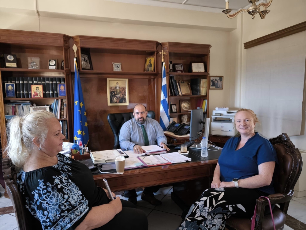 &Tau;&iota; &gamma;&upsilon;&rho;&epsilon;ύ&epsilon;&iota; &eta; &pi;&rho;έ&sigma;&beta;&epsilon;&iota;&rho;&alpha; &tau;&eta;&sigmaf; &Alpha;&upsilon;&sigma;&tau;&rho;&alpha;&lambda;ί&alpha;&sigmaf; &sigma;&tau;&alpha; &Kappa;ύ&theta;&eta;&rho;&alpha;;