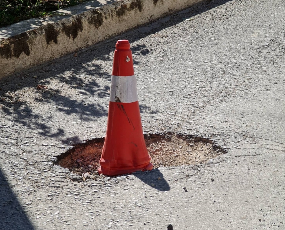 &laquo;&Tau;&iota; &lambda;&alpha;&kappa;&kappa;&omicron;ύ&beta;&alpha;, &lambda;&alpha;&kappa;&kappa;&omicron;&upsilon;&beta;ά&rho;&alpha; &kappa;&iota; ό&lambda;&omicron;&upsilon;&sigmaf; &tau;&omicron;&upsilon;&sigmaf; &chi;&omega;&rho;&epsilon;ί&hellip;&raquo;