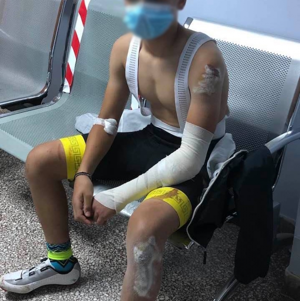 &Pi;&alpha;&rho;&rsquo; &omicron;&lambda;ί&gamma;&omicron;&nu; &tau;&rho;&omicron;&chi;&alpha;ί&omicron; &mu;&epsilon; &theta;ύ&mu;&alpha; &pi;&omicron;&delta;&eta;&lambda;ά&tau;&eta;&hellip; &epsilon;&nu; ώ&rho;&alpha; &pi;&rho;&omicron;&pi;ό&nu;&eta;&sigma;&eta;&sigmaf;